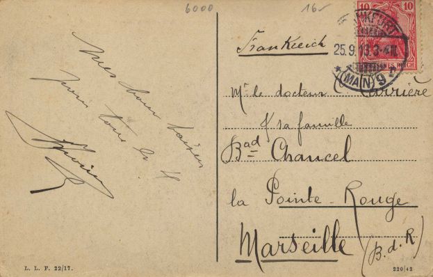 Eine alte Postkarte mit einem roten Stempel, adressiert an Marseille, mit handgeschriebener Text.