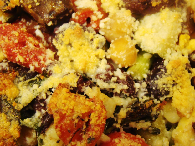 Eine Vielfalt an Lebensmitteln, die gemeinsam angezeigt werden.