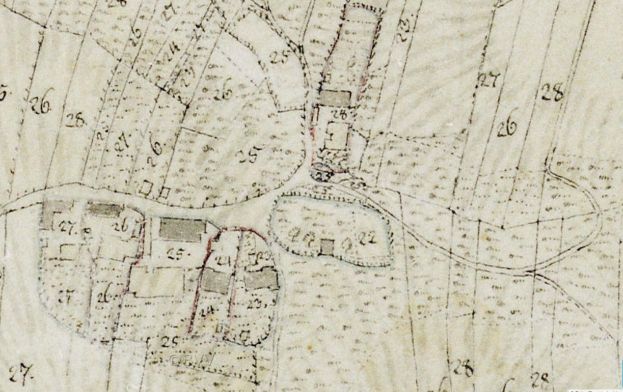 Detailierte alte Stadtkarte mit nummerierten Gebäuden, Straßen und Text, die eine geplante Entwicklungsstelle am Boden zeigt.