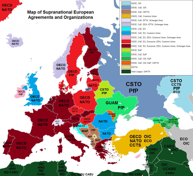 Farbcodierte Europakarte, die Länder und ihre jeweiligen Abkommen oder Organisationen zeigt, mit Text für zusätzliche Informationen.