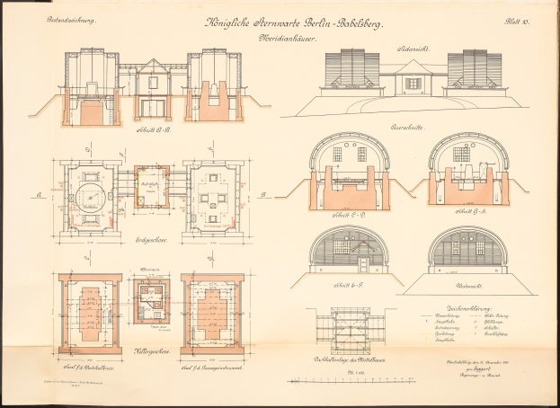 Architektonische Zeichnung eines Gebäudes mit zahlreichen Fenstern, Ansichten und Plänen für Berlin-Bakliskberg, mit detaillierten Skizzen und Anmerkungen auf Papier.