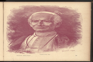 Porträt von Papst Johannes Paul II. in einer weißen Soutane und einer weißen Barette, vor einem weißen Hintergrund stehend, mit einem friedlichen Gesichtsausdruck und geschlossenen Augen.