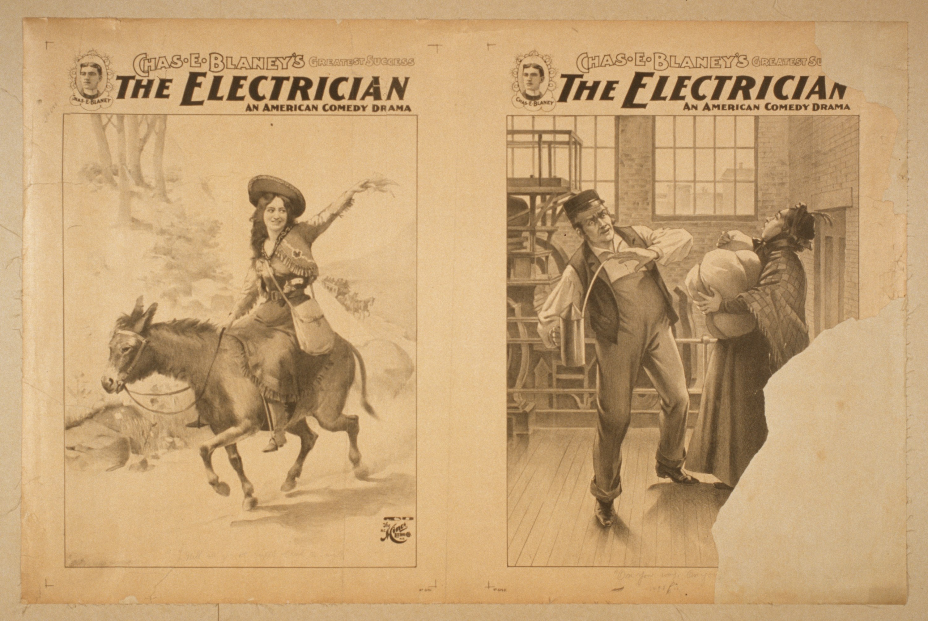 Frau zu Pferd auf der linken Seite mit drei Personen auf der rechten Seite, eine hält einen Hut, vor einem Gebäude mit Fenstern und der Aufschrift "The Electrician - Ein amerikanisches Comedy-Drama" oben.