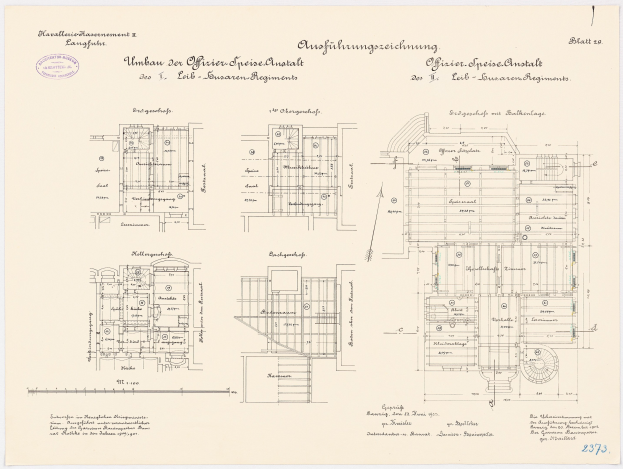 Ein detaillierter architektonischer Grundriss des ehemaligen Bundeskanzleramts in der Bundesrepublik Deutschland, der den Gebäudeaufbau mit Plänen und Textanmerkungen zeigt.