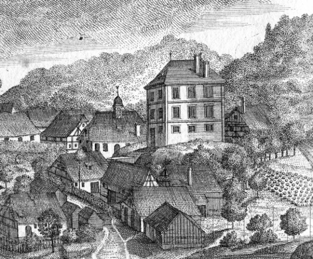 Eine Schwarz-Weiß-Zeichnung einer kleinen Stadt in Bayern im 19. Jahrhundert, die eine zentrale Kirche, umgebende Häuser, Bäume und einen Himmel im Hintergrund zeigt, mit dem Text "Bayern im 19. Jahrhundert" unten.